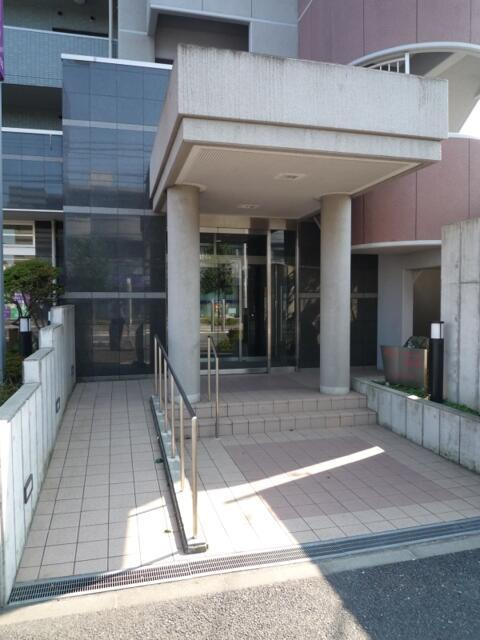 グラン・ソラール丸の内のエントランス| 