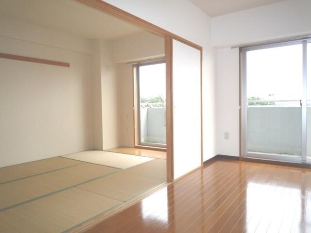 グラン・ソラール丸の内の居間・リビング| 