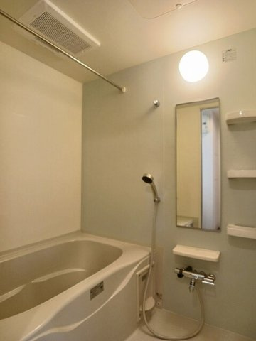 東大阪市菱屋東２丁目のアパートの浴室|きれいなお風呂です