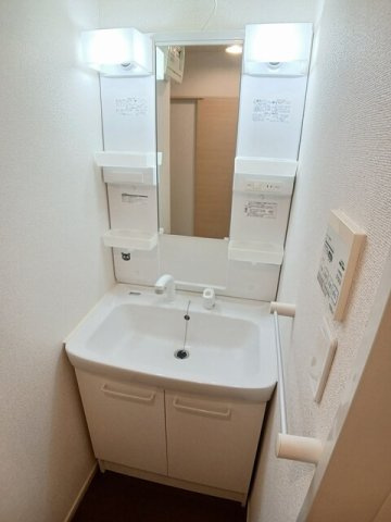 東大阪市菱屋東２丁目のアパートの洗面所|洗面所です