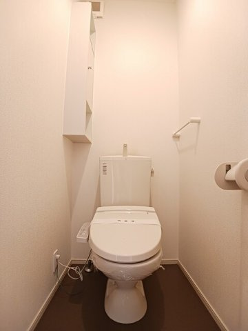 東大阪市菱屋東２丁目のアパートのトイレ|清潔感のあるトイレです