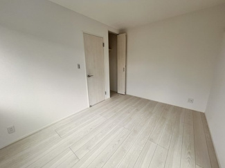 【洋室】 | 戸田市笹目五1期　1号棟 | 広いウオークインクローゼットがあります。7帖の南東のお部屋。寝室にもご使用いただけるお部屋です。