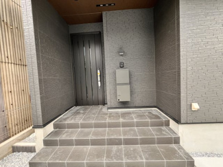 【収納】 | 戸田市笹目五1期　1号棟 | 左右に棚とハンガーパイプがるので、今日の服を毎日選べるし、着替えも素早くできます。