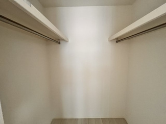 【バルコニー】 | 戸田市笹目五1期　1号棟 | 南側にバルコニーがあるので、洗濯ものも乾きやすくで、折り畳みの物干しがついているのでらくらくです。