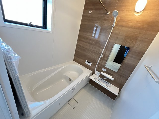 【浴室】 | 糸島市加布里5丁目第8　1号棟（全2棟）【仲介手数料無料・0円】 | 現地写真。浴室です。