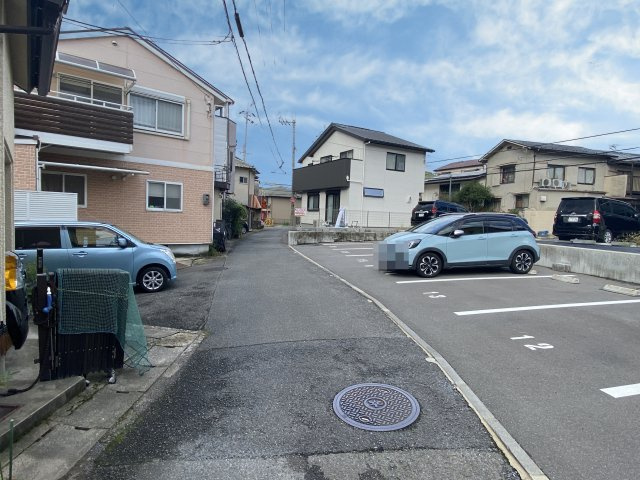 上高野大塚町 中古戸建の前面道路含む現地写真