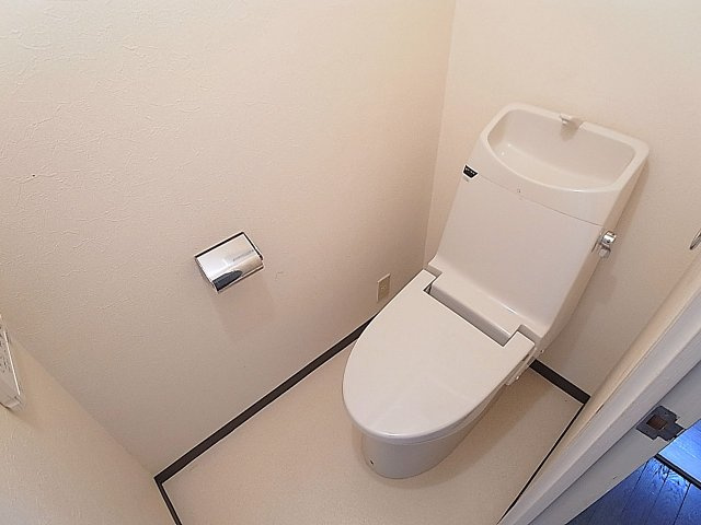 ワコーレ上沢のトイレ|温水洗浄便座付きのトイレ