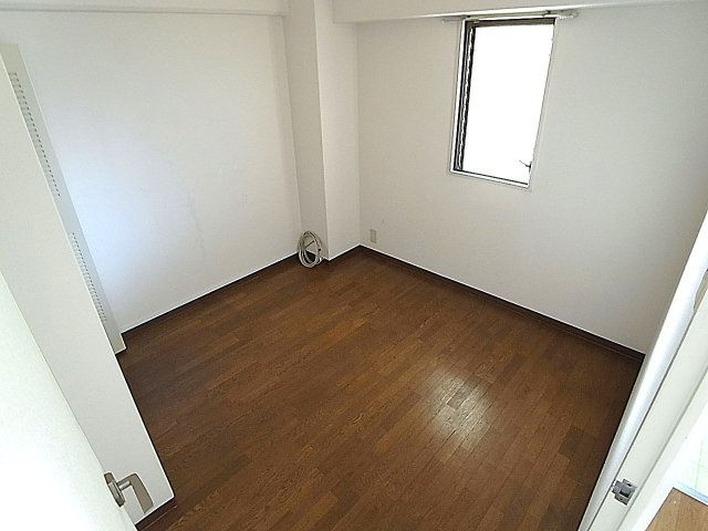 ワコーレ上沢の内装|洋室4帖、ベッドルームに丁度良いサイズ感