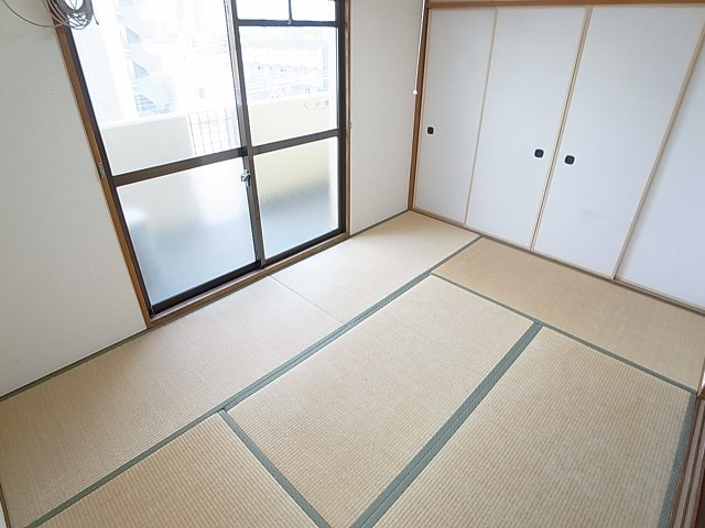 ワコーレ上沢の内装|南向きの明るい和室