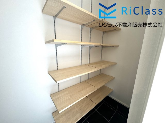 新築戸建　神戸市兵庫区氷室町2丁目12の収納|シューズクロークです