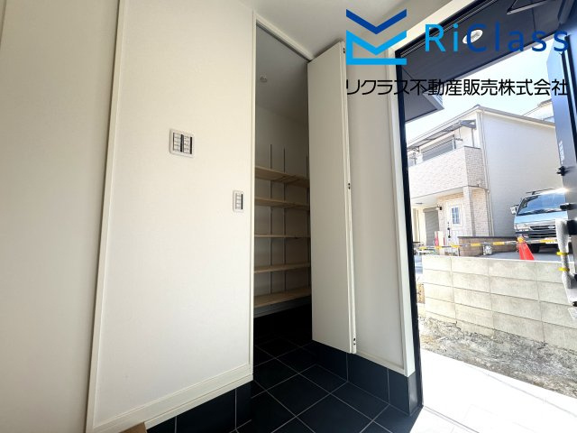 新築戸建　神戸市兵庫区氷室町2丁目12の玄関|シューズクロークです