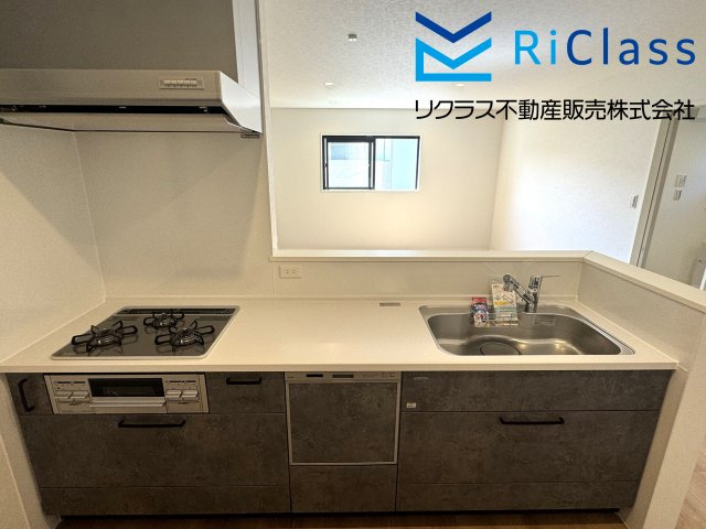 新築戸建　神戸市兵庫区氷室町2丁目12のキッチン|食器洗い乾燥機付のシステムキッチンです