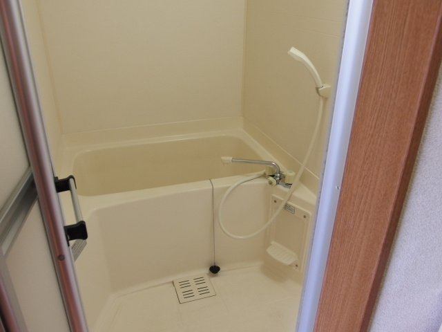 ドエルマルシェＥの浴室