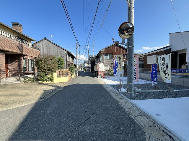 【その他】 | 糸島市加布里5丁目第8　2号棟・平屋（全2棟）【仲介手数料無料・0円】 | 現地写真。前面道路です。