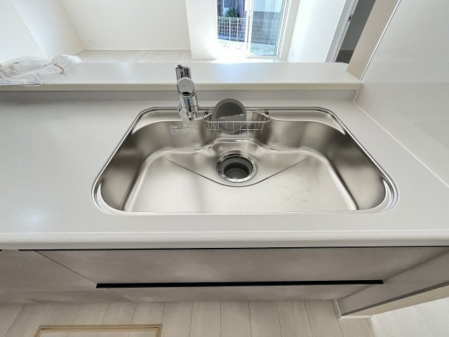 【キッチン】 | 糸島市加布里5丁目第8　2号棟・平屋（全2棟）【仲介手数料無料・0円】 | 現地写真。