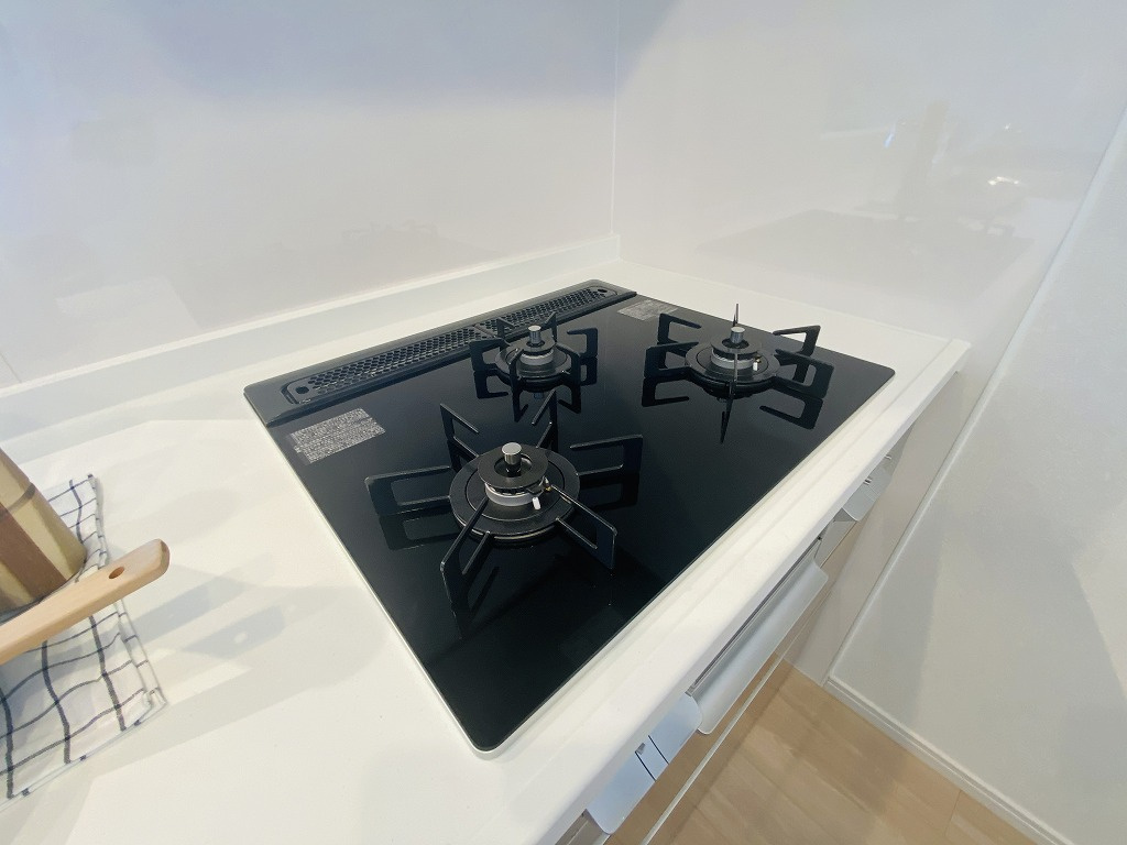 須磨シーサイドヒルズⅡのキッチン|三口コンロ