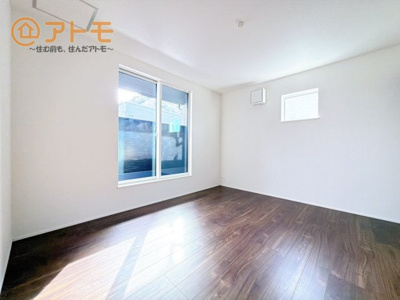 【子供部屋】 | 駿東郡清水町徳倉第1期　新築戸建　2号棟 | 収納豊富な洋室は使い勝手良好です！