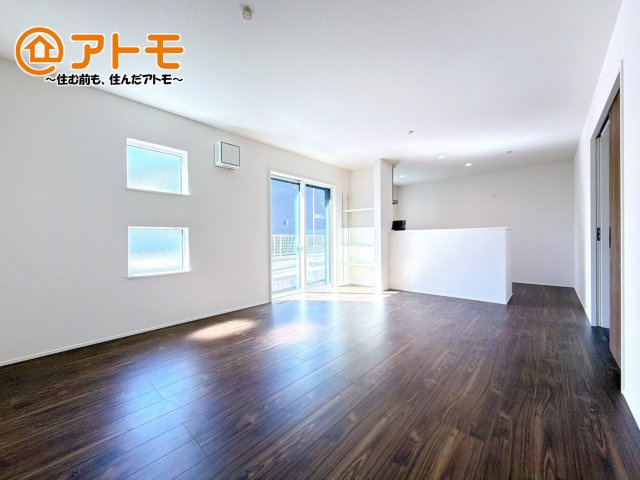 【居間・リビング】 | 駿東郡清水町徳倉第1期　新築戸建　2号棟 | 家族団らんのイメージは、リビングを思い浮かべませんか？リビングこそ広々とした空間が良いですね♪