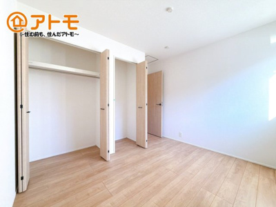【子供部屋】 | 駿東郡清水町徳倉第1期　新築戸建　1号棟 | 広々使える収納付きの洋室です♪