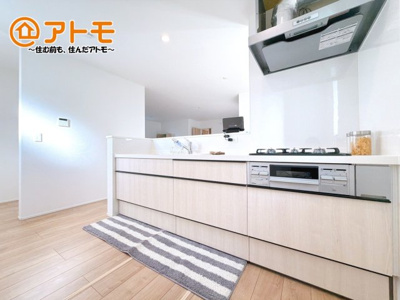 【キッチン】 | 駿東郡清水町徳倉第1期　新築戸建　1号棟 | 対面タイプならキッチン内にいながらご家族やお客様との会話が楽しめます♪