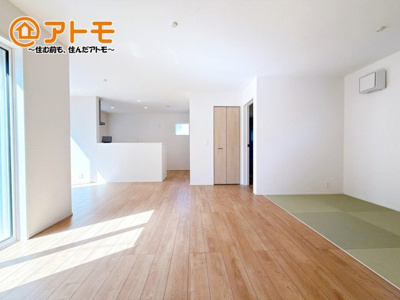 【居間・リビング】 | 駿東郡清水町徳倉第1期　新築戸建　1号棟 | 家族団らんのイメージは、リビングを思い浮かべませんか？リビングこそ広々とした空間が良いですね♪