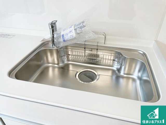 尼崎市大庄西町　新築一戸建ての独立洗面台|広々としたシンクで食器洗いも楽々！