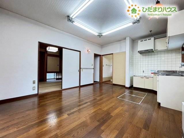 吉見町御所　中古一戸建ての居間・リビング