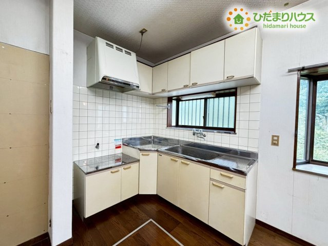 吉見町御所　中古一戸建てのキッチン