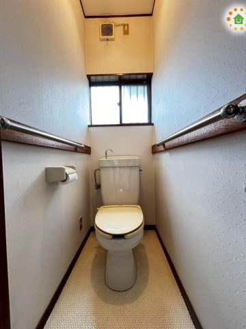 吉見町御所　中古一戸建てのトイレ
