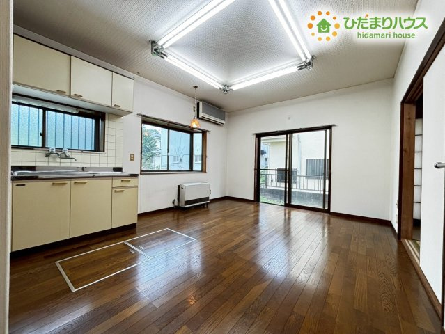 吉見町御所　中古一戸建ての居間・リビング