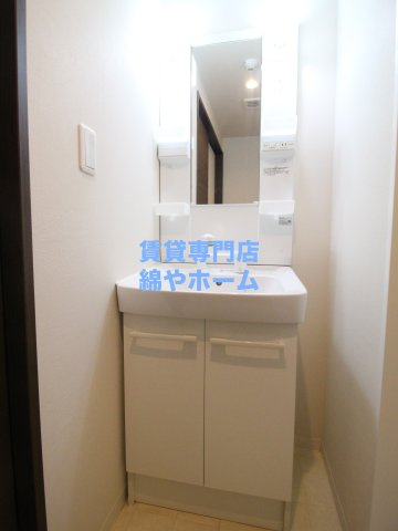 アリーバ鶴見橋の独立洗面台|独立洗面台です