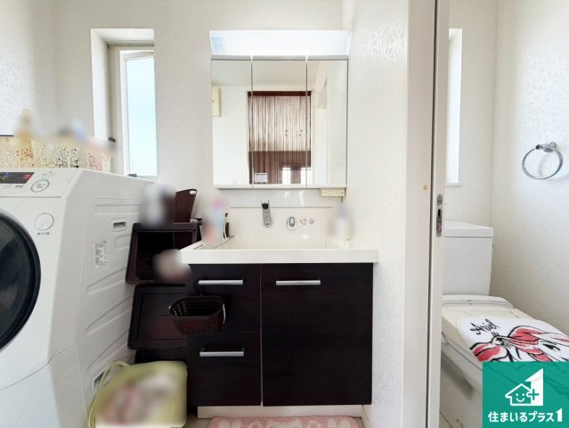 南あわじ市阿那賀　中古一戸建ての独立洗面台