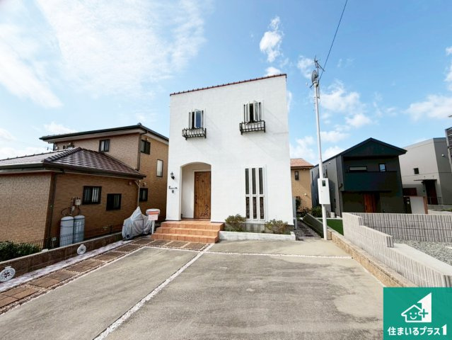 南あわじ市阿那賀　中古一戸建ての前面道路含む現地写真|周辺は落ち着いた街並みの住宅地！子育てがしやすい住環境です！まだ未完成ですが、現地でしかわからない事もございます。是非一度ご覧ください。