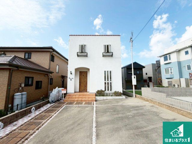 南あわじ市阿那賀　中古一戸建ての前面道路含む現地写真|周辺は落ち着いた街並みの住宅地！子育てがしやすい住環境です！まだ未完成ですが、現地でしかわからない事もございます。是非一度ご覧ください。