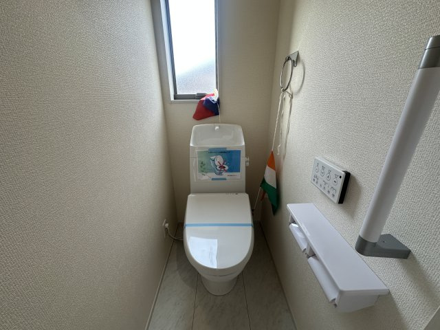 明石市朝霧町1丁目新築戸建のトイレ