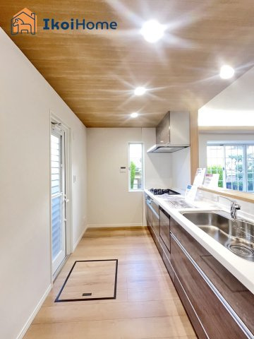 神戸市西区樫野台4丁目　中古戸建のキッチン|【ホームページに現地動画掲載中】●年中無休：当日予約可●カップボードのご依頼可能！