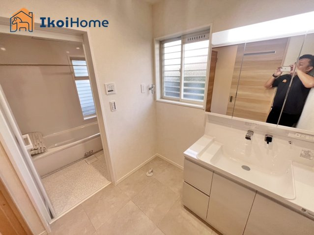 神戸市西区樫野台4丁目　中古戸建の洗面所|【ホームページに現地動画掲載中】●年中無休：当日予約可●洗面台はリフォームで新調されております。