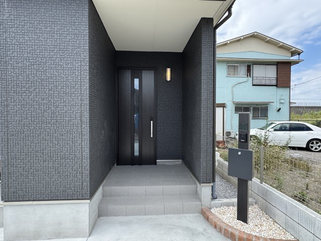 葛飾区西水元３丁目新築戸建【幸田小学校：7分】のエントランス|エントランス・玄関ポーチ