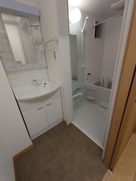 ConBrio NAGASEの独立洗面台|※別室参考写真です。