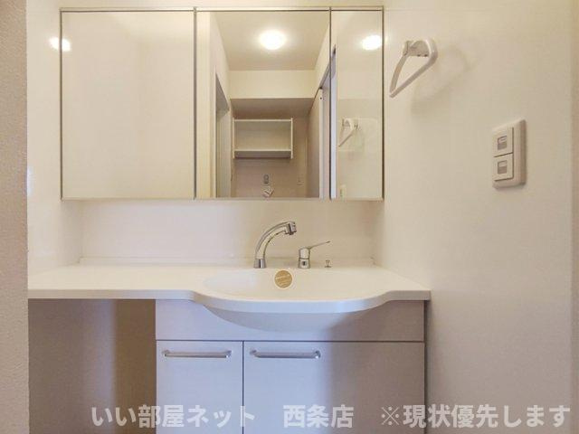 Lilac　B棟の洗面所