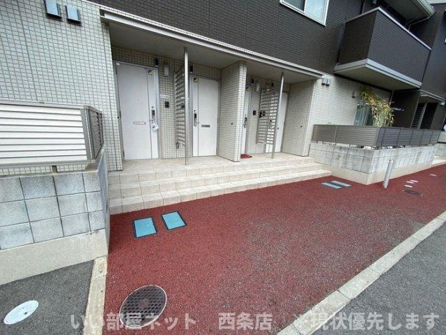 Lilac　B棟のエントランス