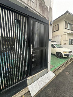 【エントランス】