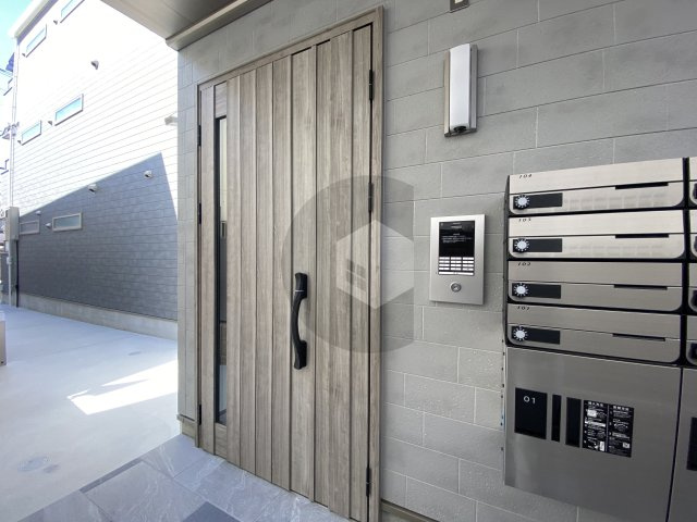 レクエルド柏田本町のエントランス