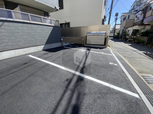 レクエルド柏田本町の駐車場