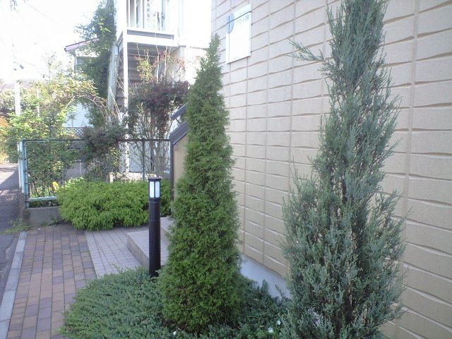 ファミール白楽のエントランス|マンションエントランスアプローチ