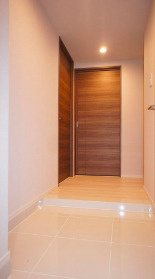 【玄関】 | リストレジデンス浅草国際通り | シンプルで使いやすい玄関です