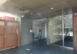 【エントランス】 | リストレジデンス浅草国際通り | エントランスです