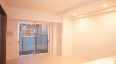 【居間・リビング】 | リストレジデンス浅草国際通り | こちらの居間で趣味の時間をお楽しみください