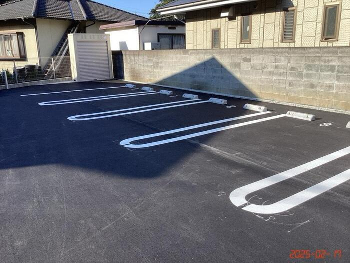 グラシア　カーサの駐車場