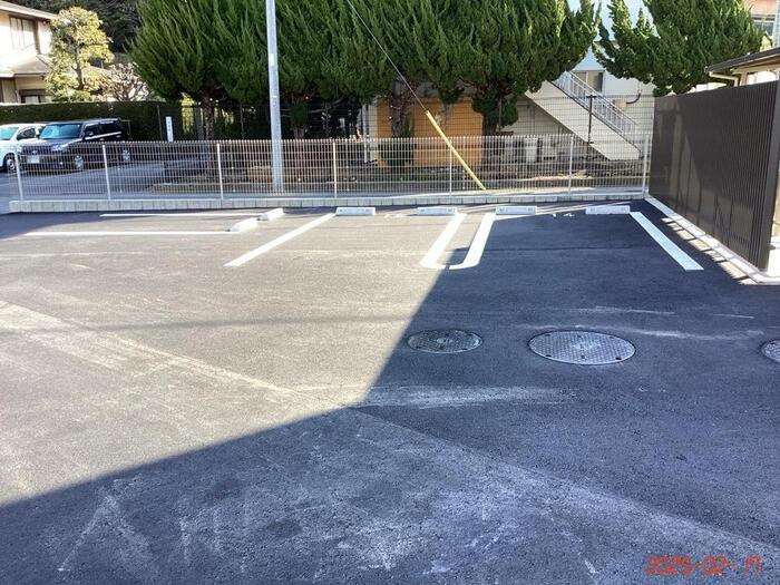 グラシア　カーサの駐車場